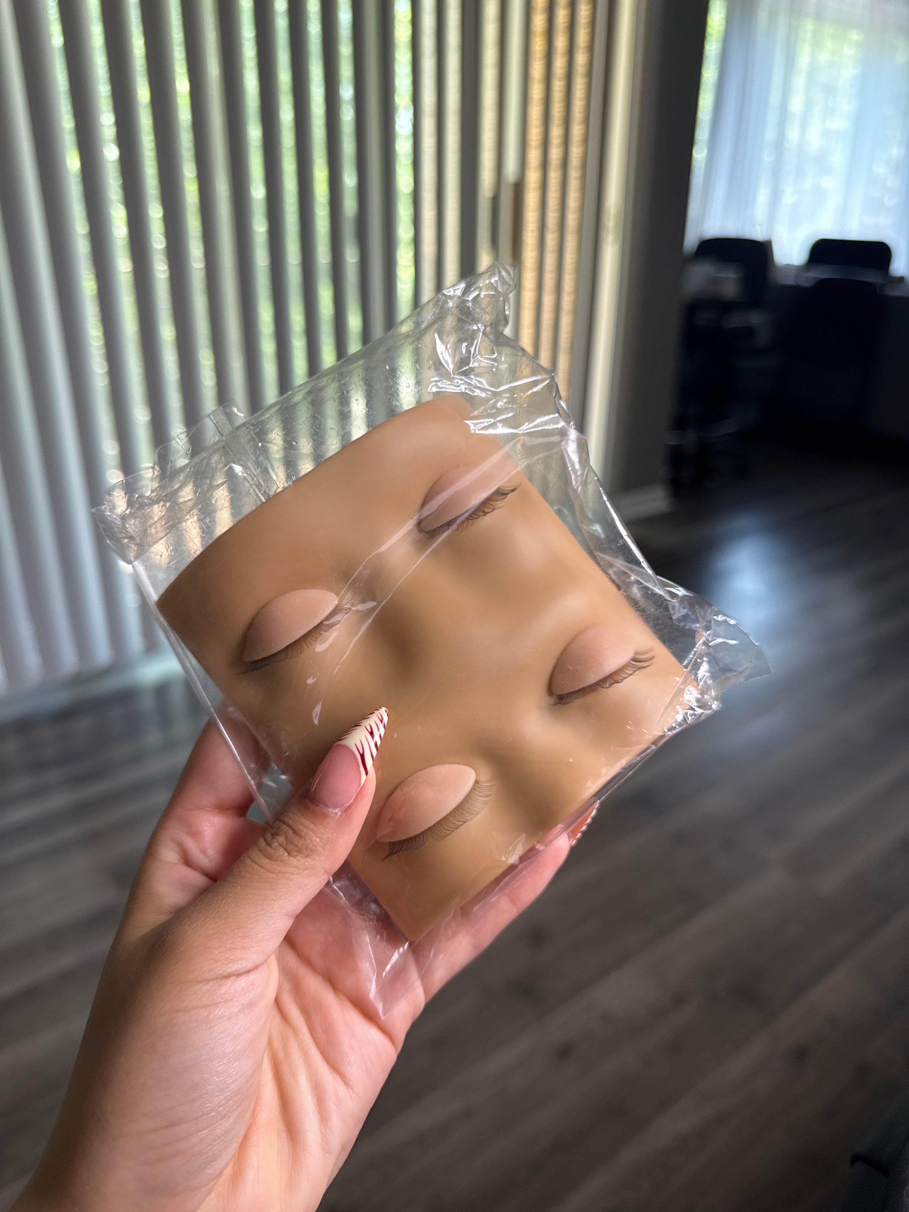 Mannequin head